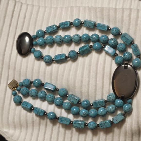 Faux Turquoise 3 Strand Choker Style Necklace - Picture 5 of 13